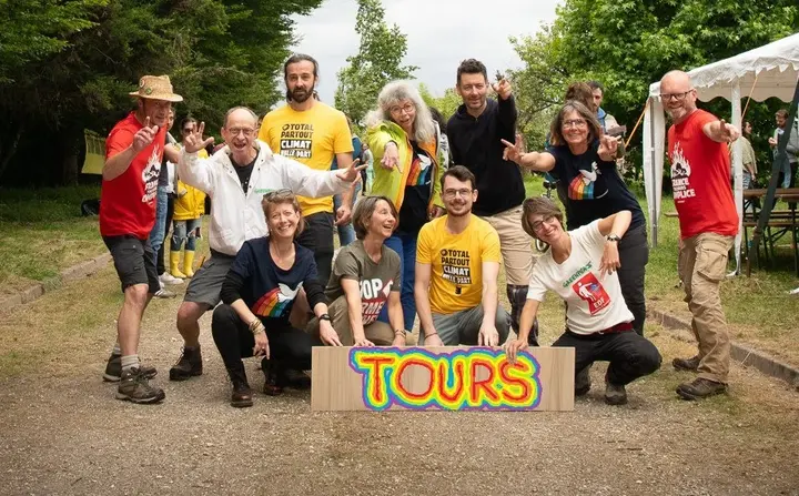 Le groupe local de Tours mène des actions pour porter au niveau local les combats nationaux et internationaux de Greenpeace.